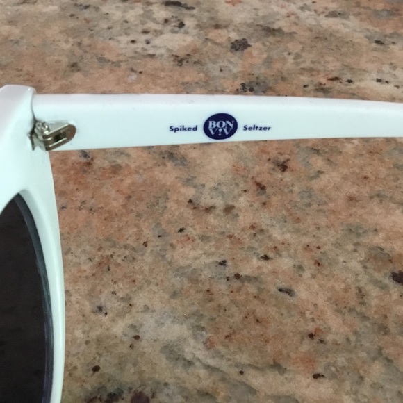 Spiked Seltzer Bon Viv Fruit Cats Eye Sunglasses Set of 2 - Picture 6 of 12